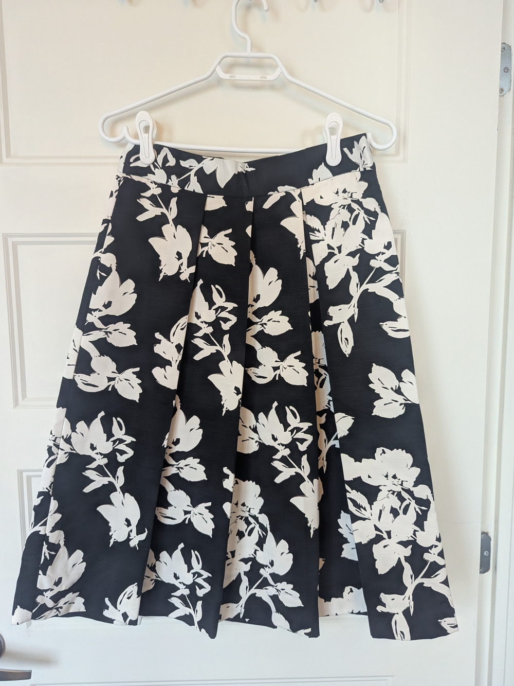 NYC Black & White Floral Skirt